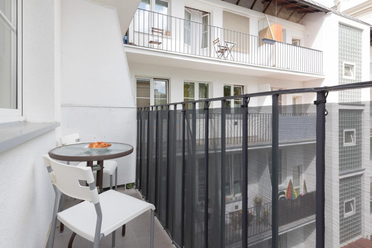Miodowa Apartment Krasinski Garden Warsaw By Noclegi Renters Dış mekan fotoğraf