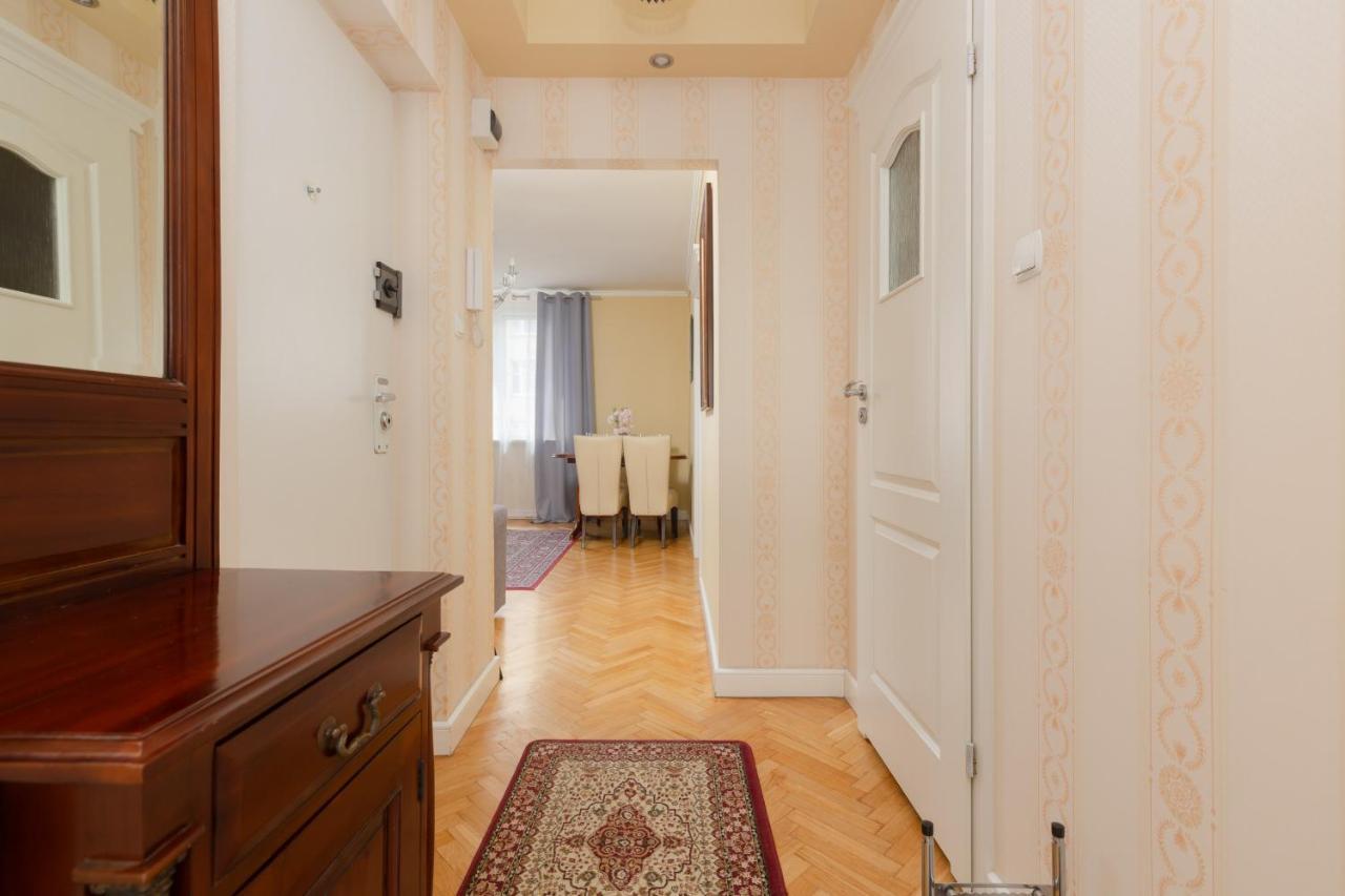 Miodowa Apartment Krasinski Garden Warsaw By Noclegi Renters Dış mekan fotoğraf