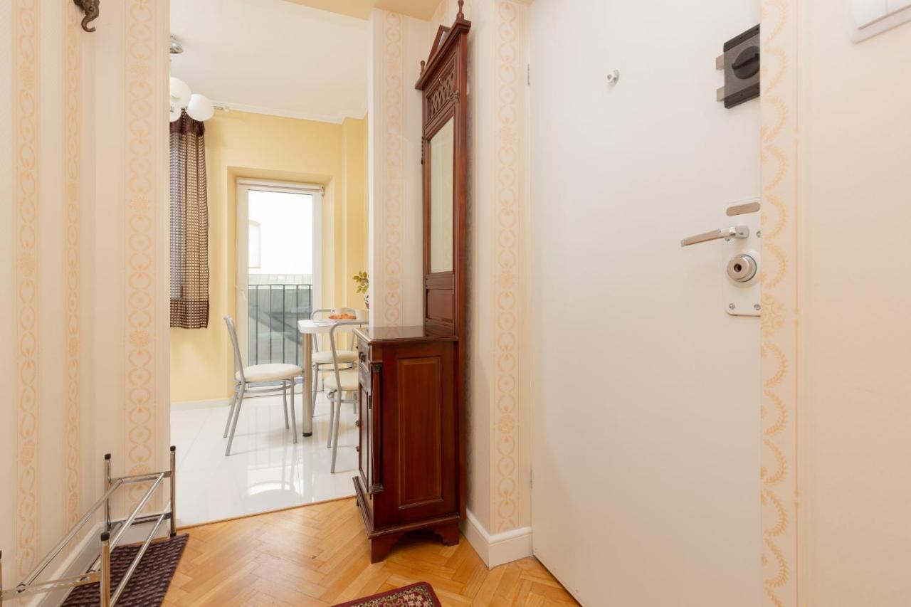 Miodowa Apartment Krasinski Garden Warsaw By Noclegi Renters Dış mekan fotoğraf